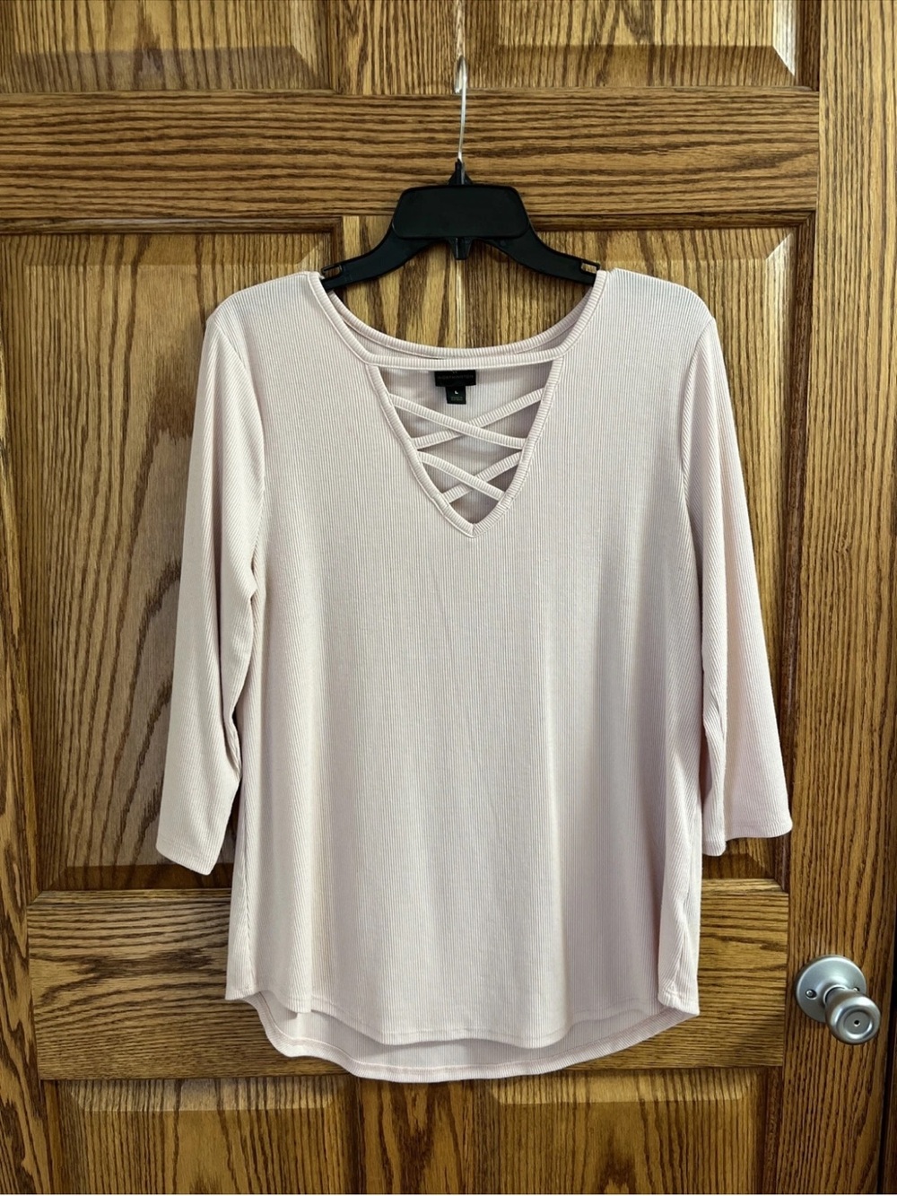 Worthington Pale Pink Crisscross v-neck 3/4 Sleeve Top